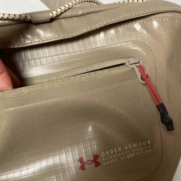 Under Armour UA Summit Waist Bag Unisex Tan Zipper Bag Water resistant Outdoor - Picture 5 of 17